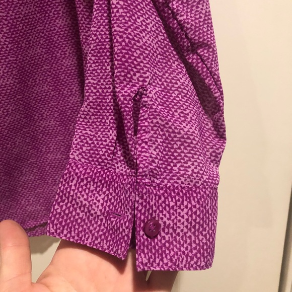 Flowy shirt! Work appropriate! - Picture 5 of 5